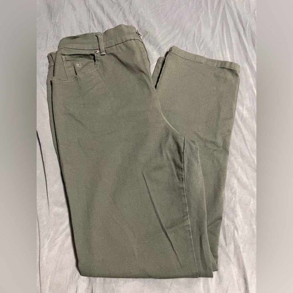Gloria Vanderbilt Army Green Straight Leg Jean